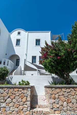 thumbnail: Exterior