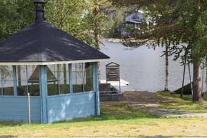 thumbnail: Property grounds