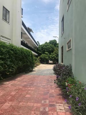 thumbnail: Front of property