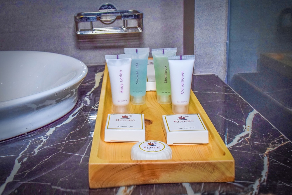 Bathroom amenities