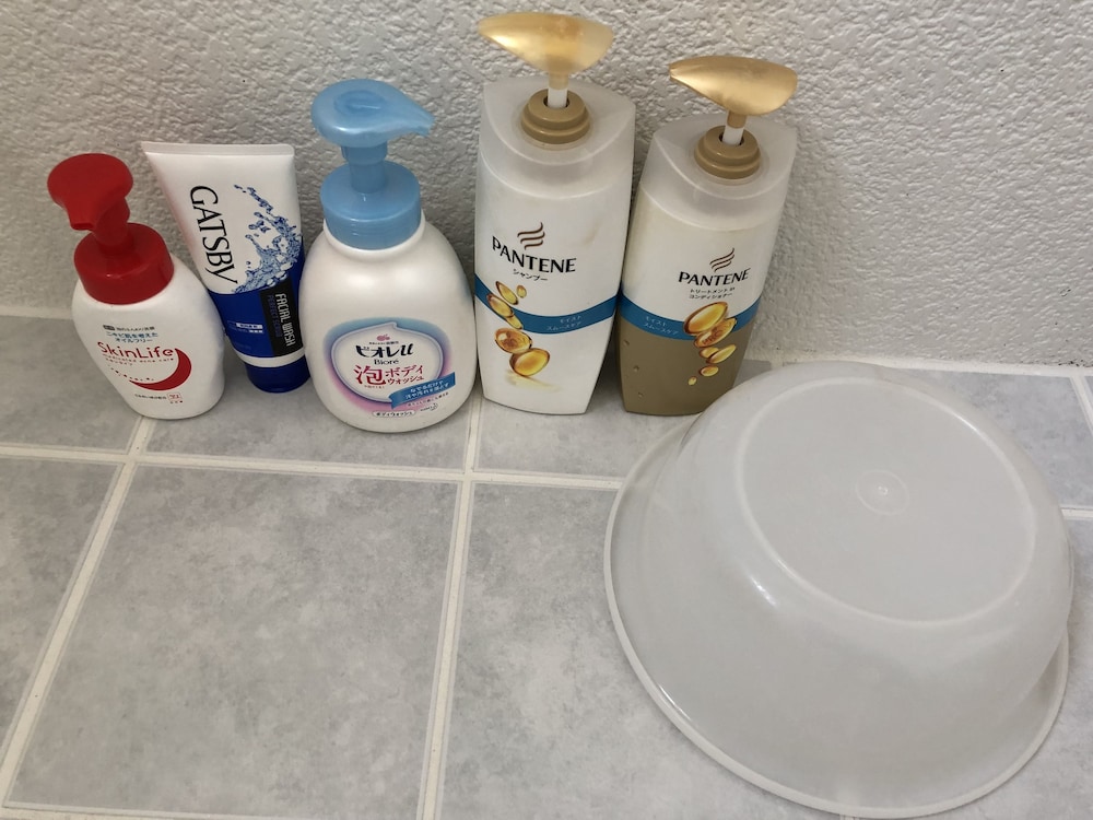 Bathroom amenities