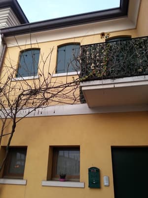 thumbnail: Exterior