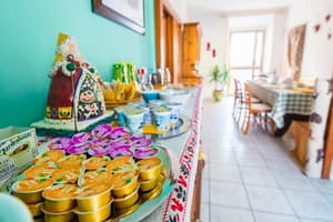 thumbnail: Breakfast area