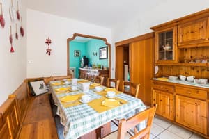 thumbnail: Breakfast area