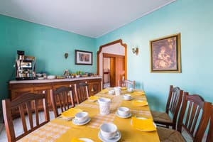 thumbnail: Breakfast area