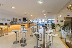 thumbnail: Bar (on property)