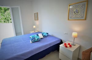 thumbnail: In-room dining