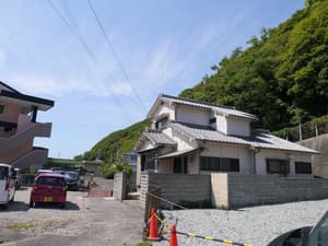 thumbnail: Exterior