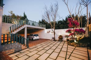 thumbnail: General view