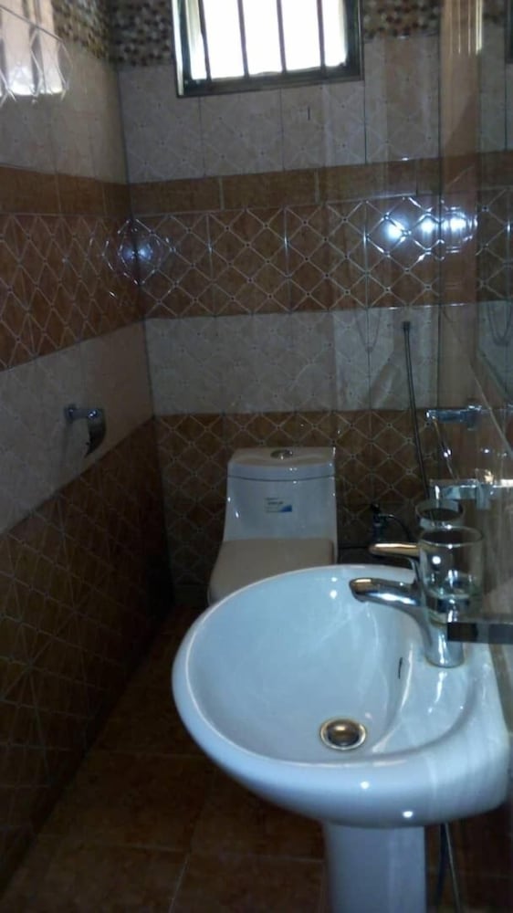 Bathroom sink