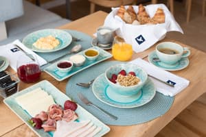 thumbnail: Breakfast buffet