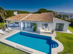 thumbnail: Outdoor pool