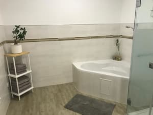 thumbnail: Deep soaking bathtub