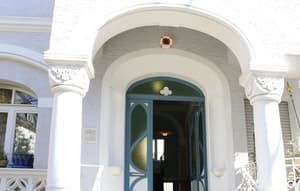 thumbnail: Property entrance