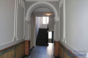 thumbnail: Interior entrance