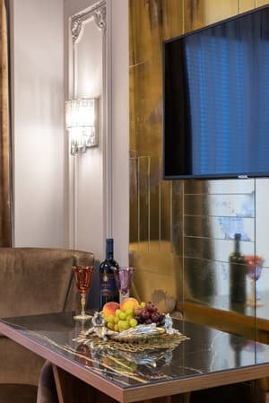 thumbnail: Room service - dining