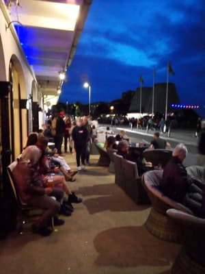 thumbnail: Outdoor dining