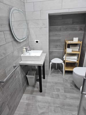 thumbnail: Bathroom