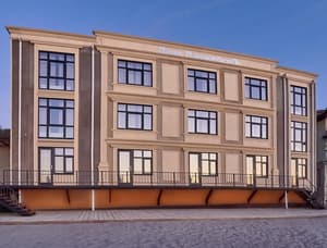 thumbnail: Exterior