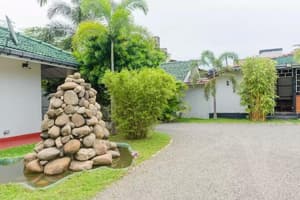 thumbnail: Property grounds