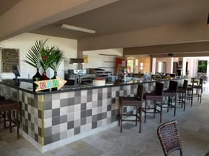 thumbnail: Bar (on property)