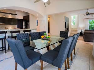thumbnail: In-room dining