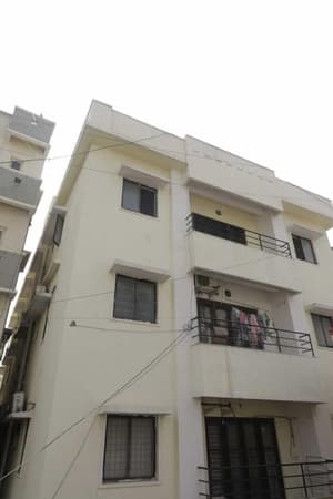 thumbnail: Front of property