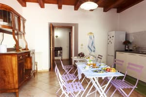 thumbnail: Breakfast area