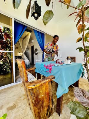 thumbnail: In-room dining