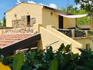 thumbnail: Front of property