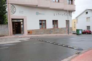 thumbnail: Front of property