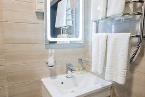 thumbnail: Bathroom sink