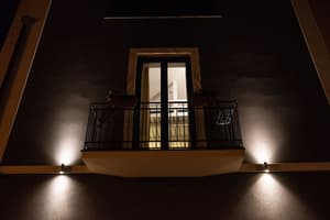 thumbnail: Exterior detail