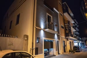 thumbnail: Exterior