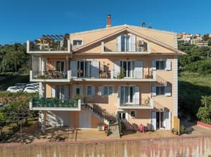 thumbnail: Front of property