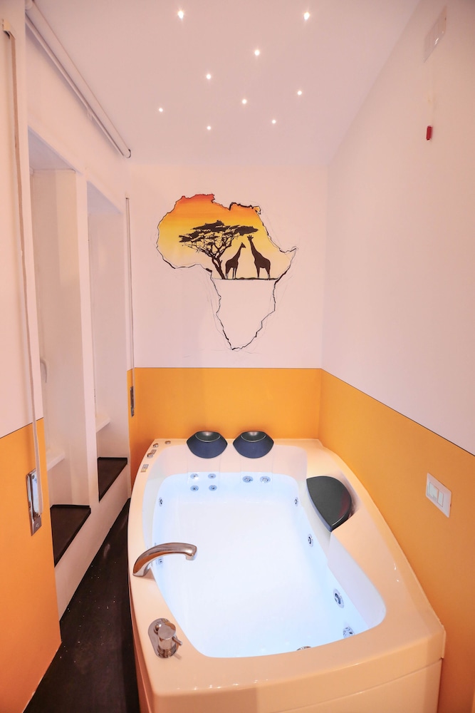 Jetted tub