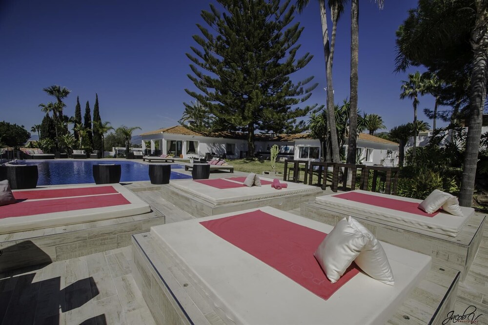 Sundeck