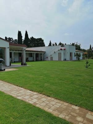 thumbnail: Exterior