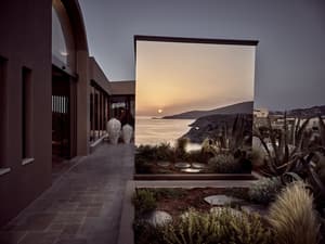 thumbnail: Exterior