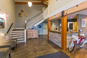 thumbnail: Interior entrance