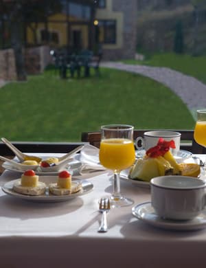 thumbnail: Breakfast area