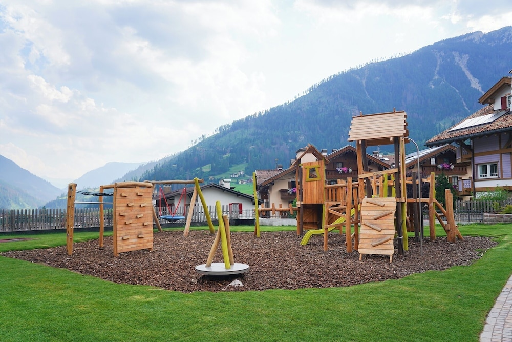 Children's play area - outdoor
