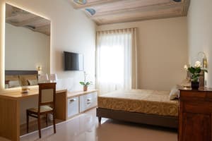 thumbnail: Interior detail