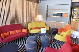 thumbnail: Lobby sitting area