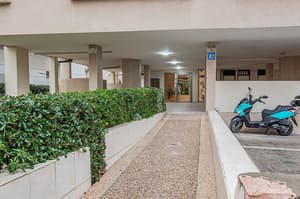 thumbnail: Front of property
