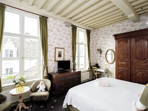 thumbnail: Interior