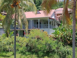 thumbnail: Front of property