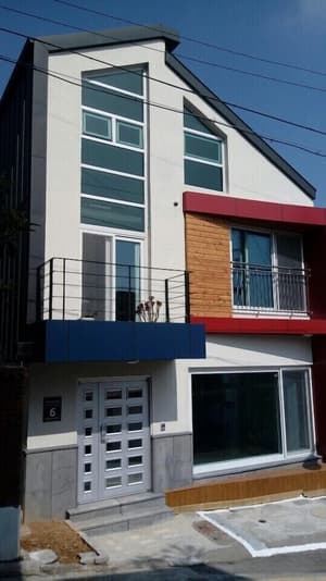 thumbnail: Exterior