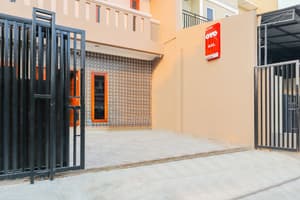 thumbnail: Front of property
