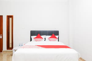 thumbnail: Interior detail
